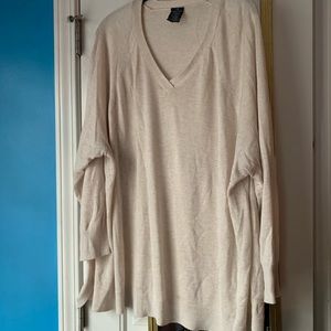 Cute light weight sweater